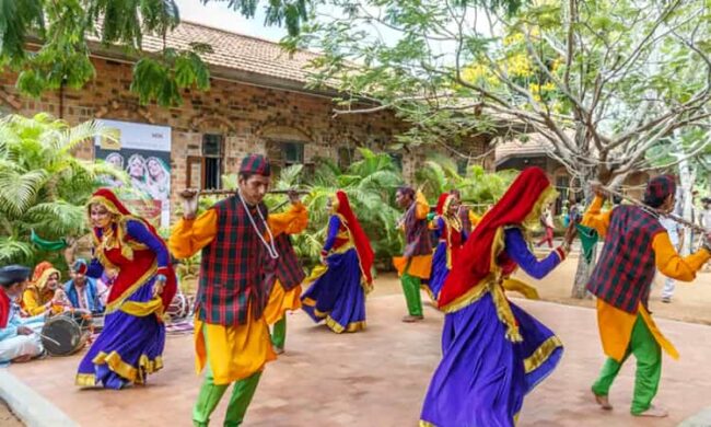 Traditional Folk Dance Of Uttar Pradesh With Images