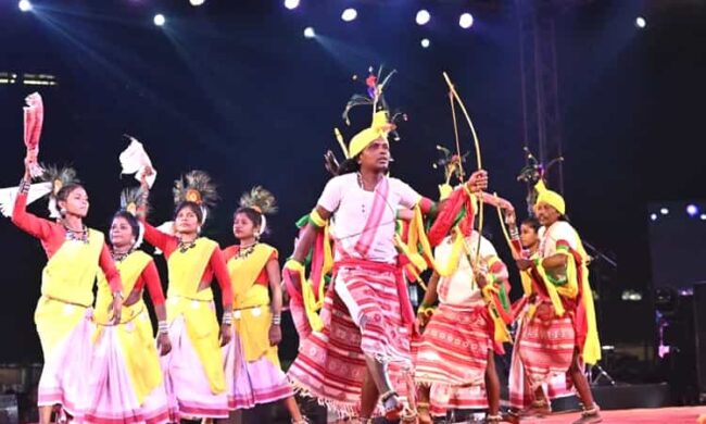 List Of 14 Traditional Folk Dance Of Jharkhand With Images